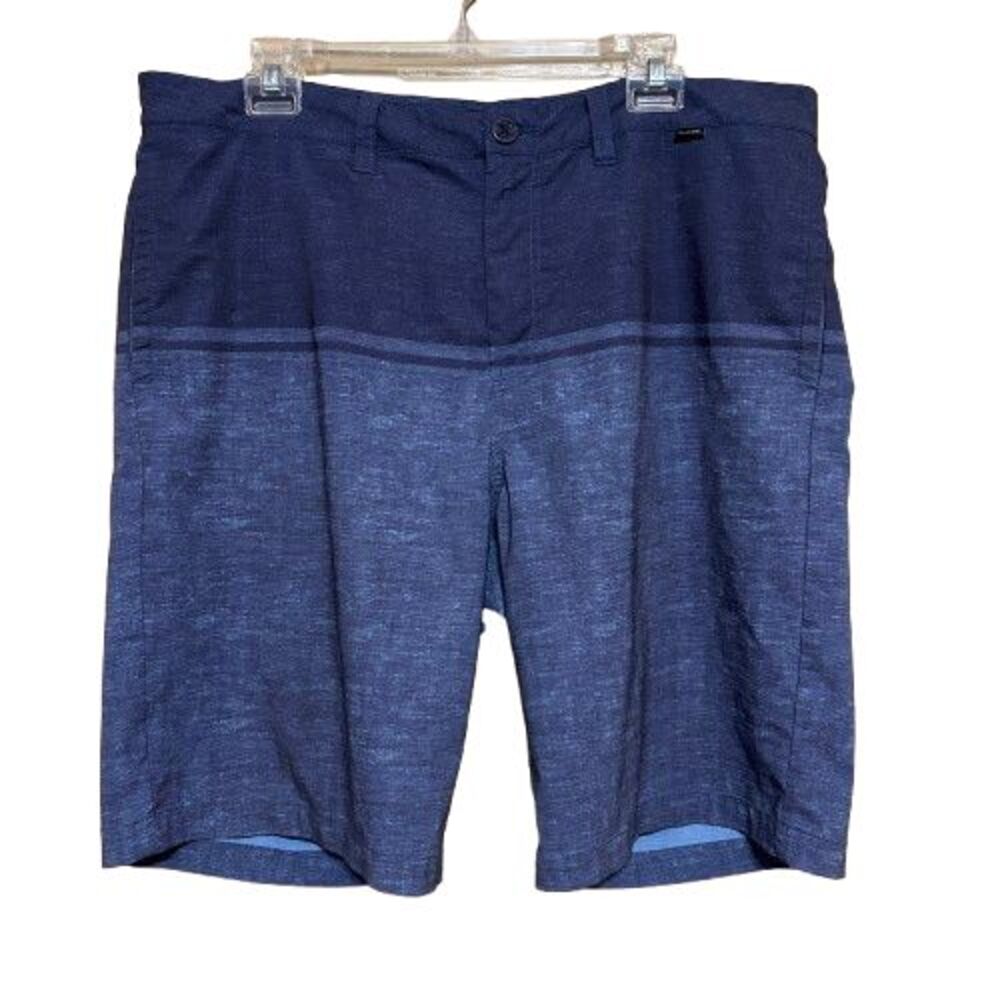 Travis Mathew Shorts Men 36 Blue Striped Golf Polyester Spandex Stretch Relaxed